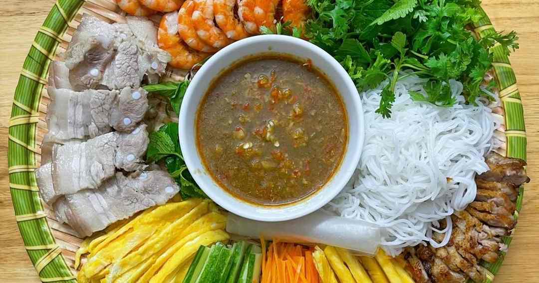 Những nguyên liệu để làm bánh tráng cuốn thịt heo