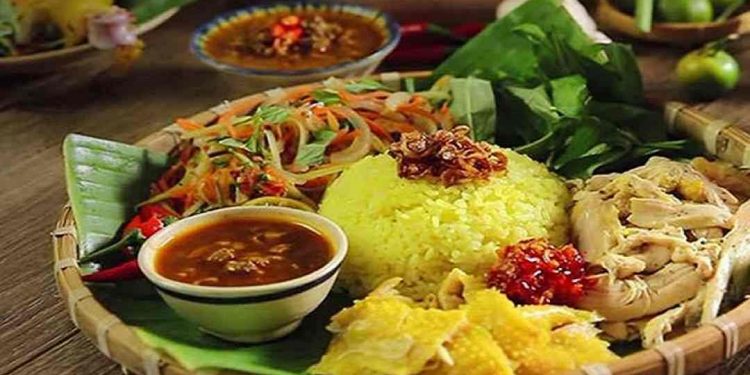 Tìm hiểu xuất xứ của cơm gà Hội An