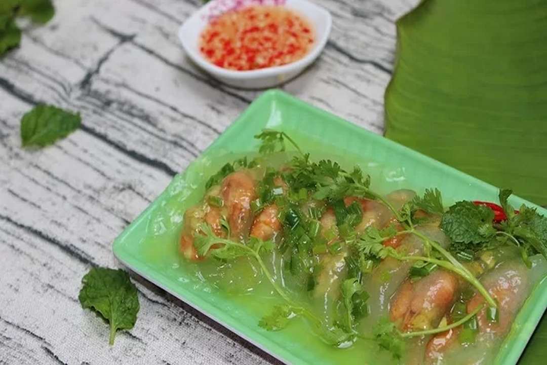 Vỏ bánh bèo dẻo dai, trong veo, nhân tôm thịt thơm ngọt