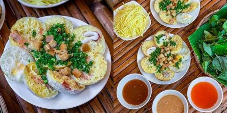 Món bánh căn ở quán Tui