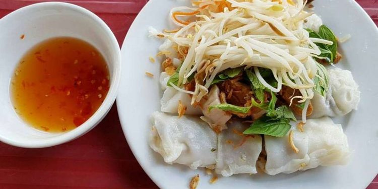 Bánh ướt là món ăn truyền thống của người Việt Nam