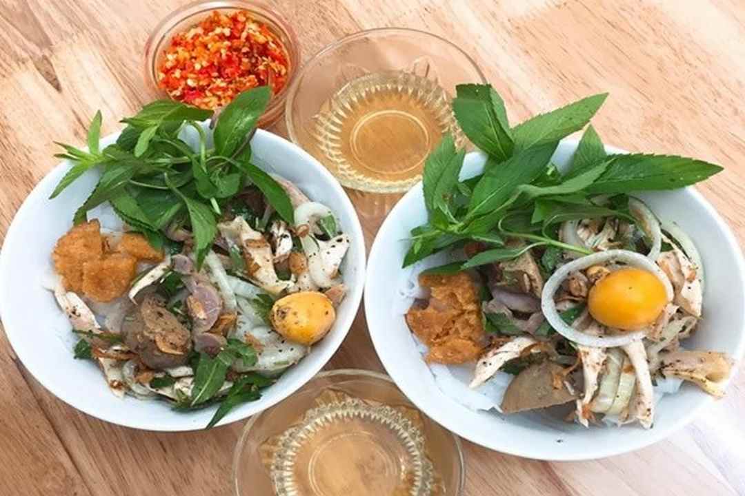 Thành phẩm là đĩa bánh ướt thơm ngon