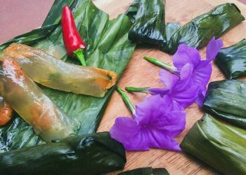 Có nhiều quán bán bánh nậm ở Hà Nội