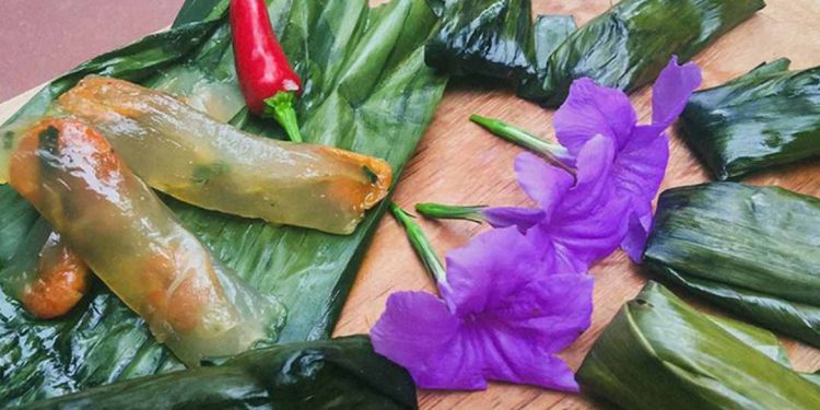 Có nhiều quán bán bánh nậm ở Hà Nội