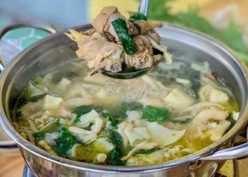 Lẩu gà lá é là món ăn ngon và hấp dẫn