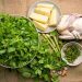 Cần phải kiểm tra chất lượng của lá é trong món lẩu gà nhé