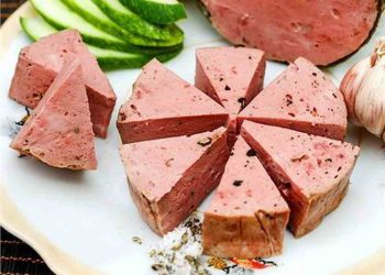 Chả bò là một loại thực phẩm được chế biến từ thịt b