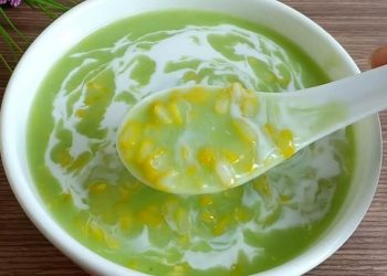 Chè bắp lá dứa có thể ăn nóng hoặc ăn lạnh.