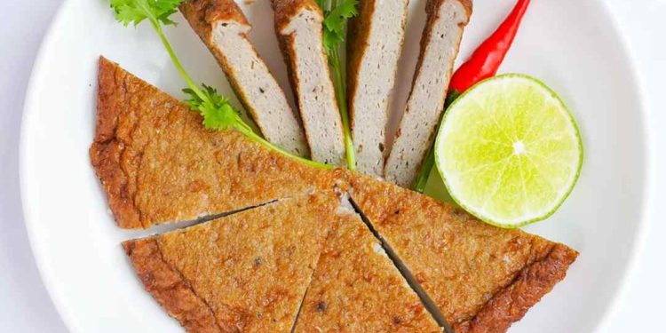 Chả cá Nha Trang được làm từ cá hồi tươi ngon