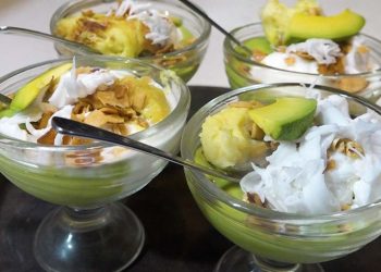 Khi làm kem bơ Đà Lạt , nguyên liệu là một yếu tố quan trọng.