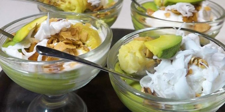 Khi làm kem bơ Đà Lạt , nguyên liệu là một yếu tố quan trọng.