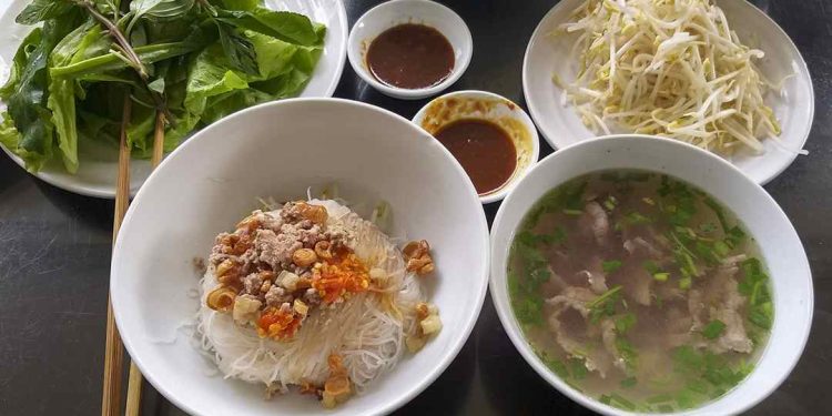 Cách chọn nguyên liệu đặc biệt để nấu phở khô Gia Lai