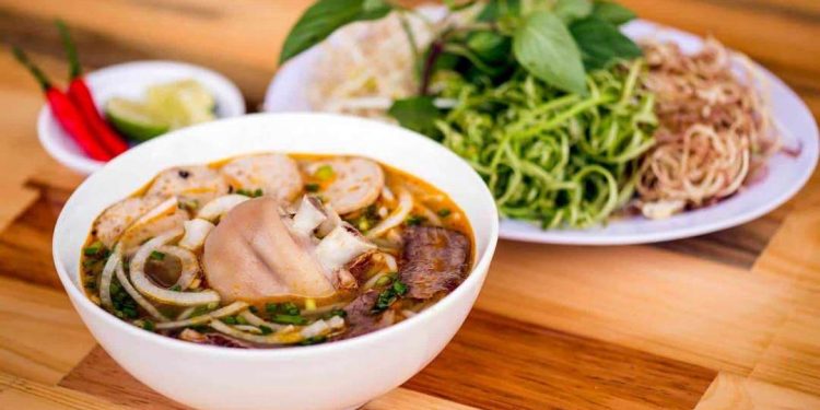 Quán bún bò Huế 65 – đường Láng