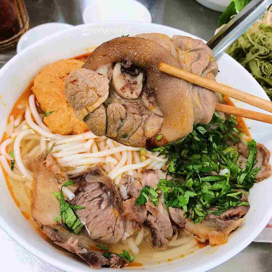 Quán Bún Bò Ba Nghị – bún bò Huế Sài Gòn