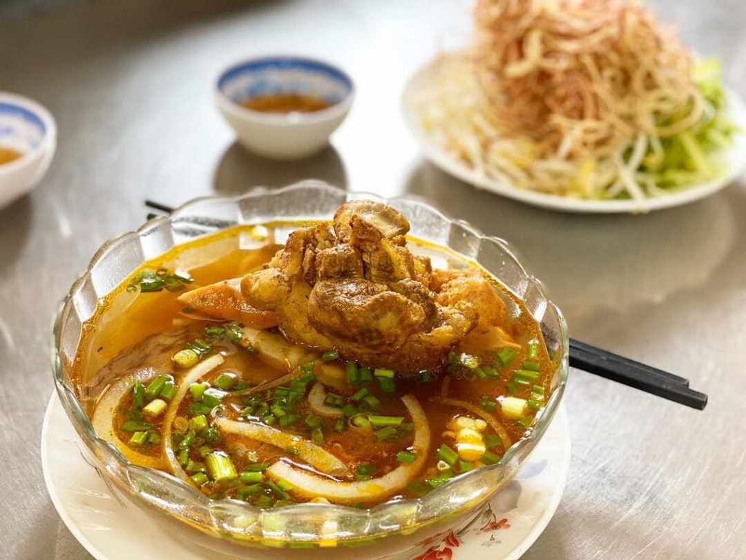 Bún bò O Xuân – quán bún bò Huế ngon ở Sài Gòn